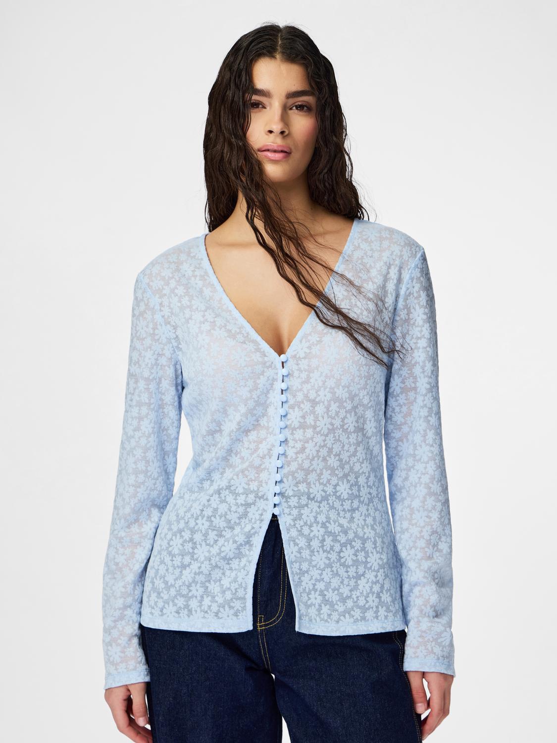 model_shot-front